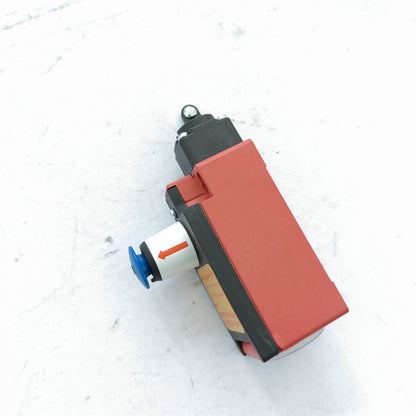 10PCS GBA177HL2  Escalator Travel Switch Contact Switch GBA177HL2 Drive Chain Break Switch Escalator Spare Parts