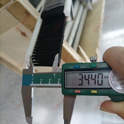 Escalator Parts Single-row Skirt Deflector Brush 12.5*42 W 12.5mm H 42mm With Aluminum Alloy Base Customize