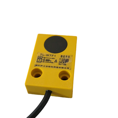 2PCS/LOT TL-W7F1 Elevator Leveling Sensor Switch Proximity Switch Lift Accessories