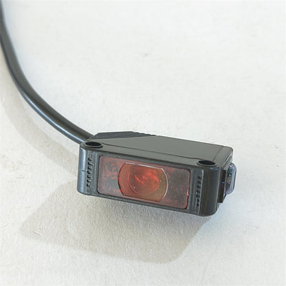 1PC/LOT XUM2AKCNL2T Elevator Photoelectric Sensor