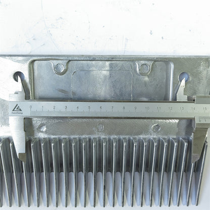 10PCS 200*145*145 Middle Escalator Comb Aluminium L200mm W145mm Hole Space 145mm 22 Teeth Escalator Metal Comb Use for BLT